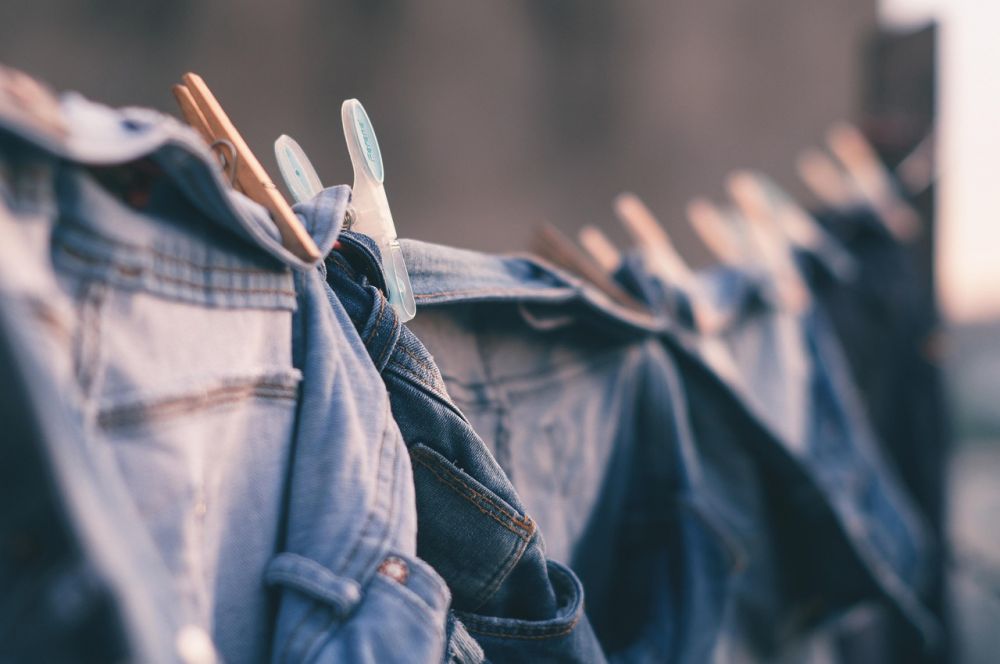 Jeans til damer er en uundværlig del af enhver kvindes garderobe